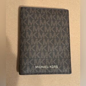 Michael Kors Monogram wallet